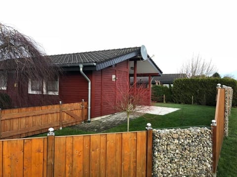 D15 Holzhaus im Feriendorf Eckwarderhörne Vacation rental in Butjadingen