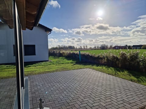 G28 Eingezäuntes Ferienhaus mit Infrarotkabine Vacation rental in Butjadingen