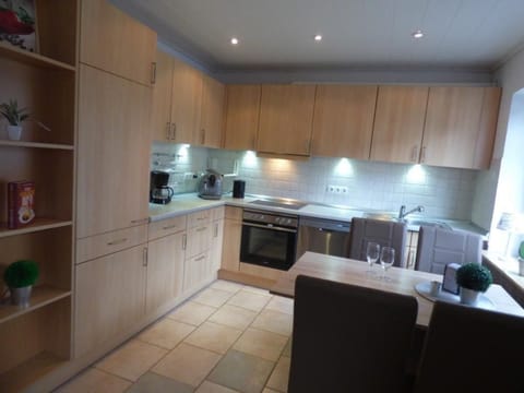 Große Ferienwohnung Genius mit Garten Apartment in Wilhelmshaven