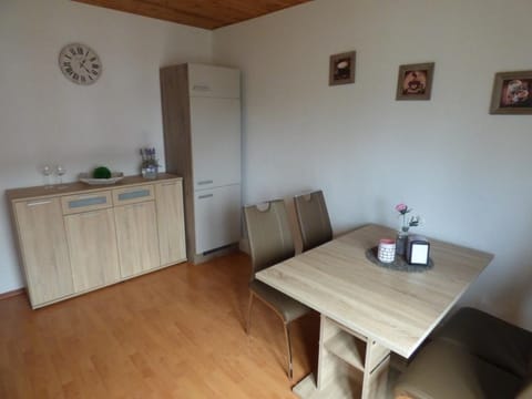 Große Ferienwohnung in Voslapp mit Garten Apartment in Wilhelmshaven
