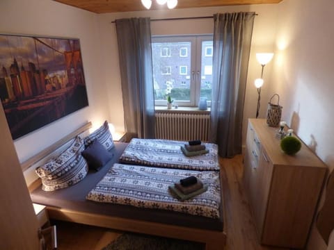 Große Ferienwohnung in Voslapp mit Garten Apartment in Wilhelmshaven