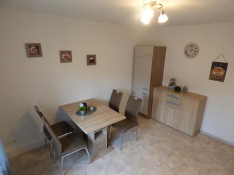 Große Ferienwohnung in Voslapp mit Garten Apartment in Wilhelmshaven