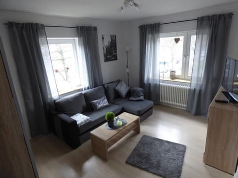 Große Ferienwohnung in Voslapp mit Garten Apartment in Wilhelmshaven