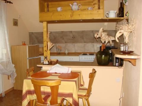 Appartement in Schelingen mit Garten und Grill Apartment in Baden-Württemberg