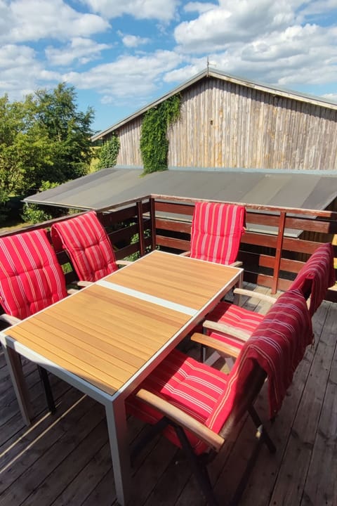 FiveOaks Rot Apartment in Mecklenburg-Vorpommern, Germany