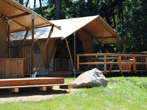 Gemütliches Safarizelt mit Grill und Garten Vacation rental in Lychen