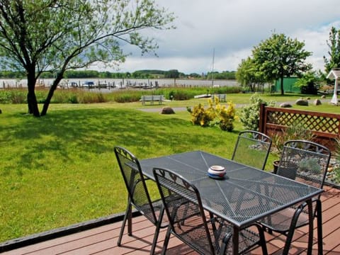 Ferienbungalow mit Terrasse und Seeblick in Sellin Apartment in Sellin