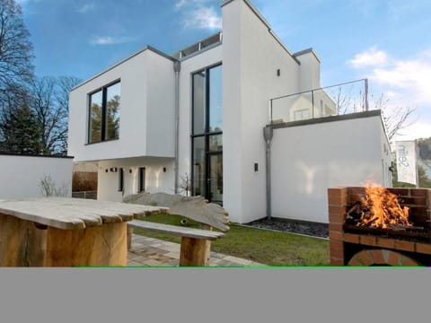 in Sellin mit Terrasse, Grill und Garten Vacation rental in Sellin