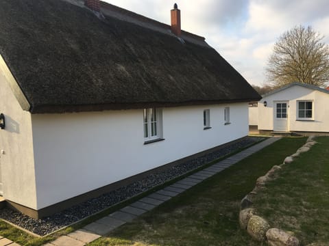 Traumhafte Ferienwohnung im Reetferienhaus Apartment in Mecklenburg-Vorpommern, Germany