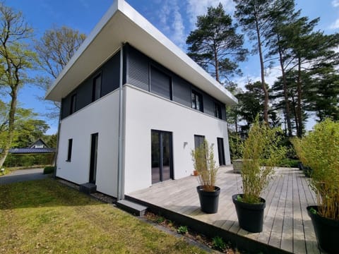 Villa Grenzenlos mit Sauna Vacation rental in Glowe