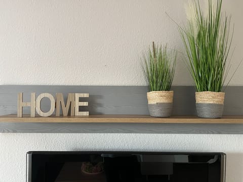 traumhaft ruhige Ferienwohnung mit großem süd-west Garten in Strandnähe Apartment in Nienhagen