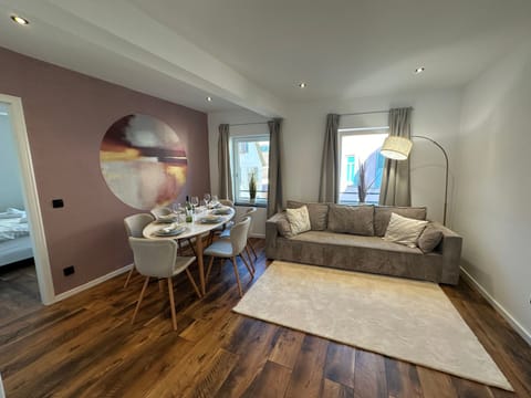 Charmante Fewo mit Dachterrasse, Wintergarten top Apartment in Mainz-Bingen