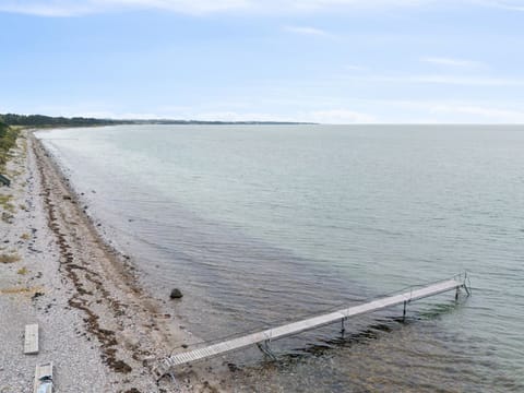 "Emelita" - 175m from the sea House in Zealand