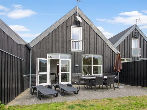 "Lucjan" - 800m from the sea Apartment in Vejers