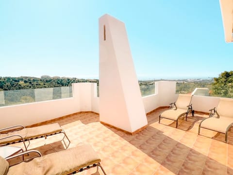 Schöne 4BDR-Villa mit fantastischer Aussicht Vacation rental in Marbella