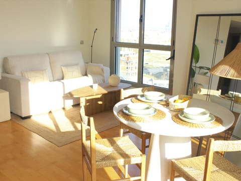 Luxuriöse Wohnung mit 1 Schlafzimmer, Balkon und Pool Apartment in Valencia