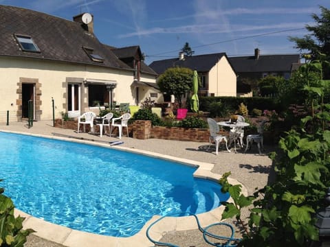Longère mit Pool Vacation rental in Brittany