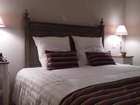 Maison la Boulangerie in Saint-Étienne-en-Coglès Vacation rental in Brittany