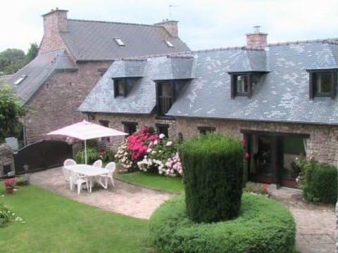 Gîte de Kerberso in Pléhédel Vacation rental in Brittany