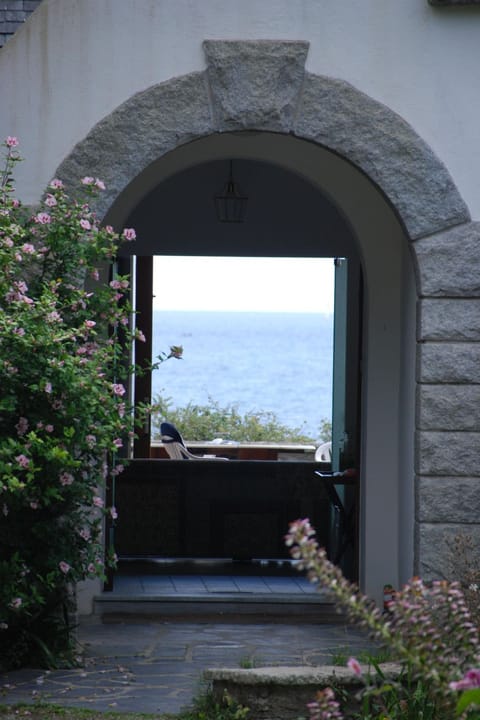 Villa mit großem Grundstück direkt am Mer Vacation rental in Concarneau