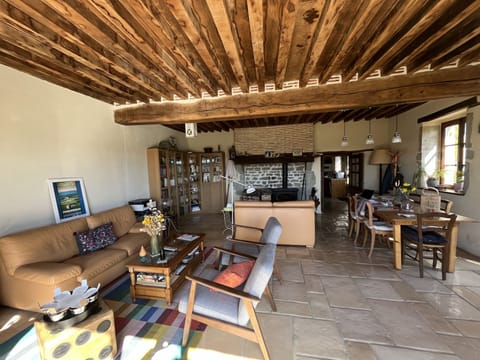 Landhaus mit eingezäuntem Garten Vacation rental in Bourgogne-Franche-Comté