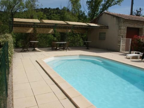 Schöne provenzalische Villa Les Carlets mit Pool Vacation rental in Apt