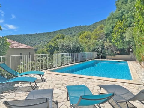 Villa Cigaloun 8 Pers - Piscine Privée - Vue Mer Vacation rental in Cavalaire-sur-Mer