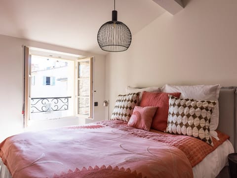 Superb 3 Bedroom Apartment on the Port Apartment in Saint-Tropez