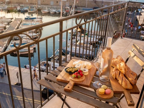 Wunderschöne Wohnung mit Balkon am Hafen Apartment in Saint-Tropez
