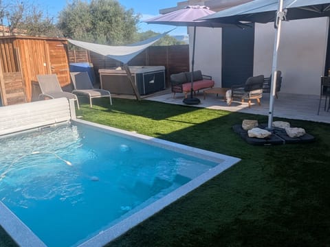 Luxuriöse Wohnung mit beheiztem Pool und private Apartment in Roquefort-les-Pins