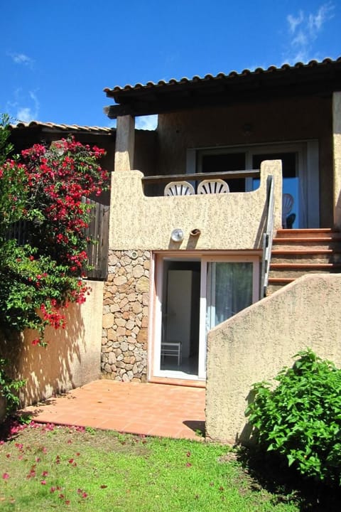 Unterkunft mit AC, Gemeinschaftspool, Nähe zum Meer Apartment in Zonza