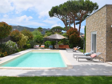 Villa mit 6 Schlafzimmern, privatem Pool Garten und Parkplatz Vacation rental in Calvi