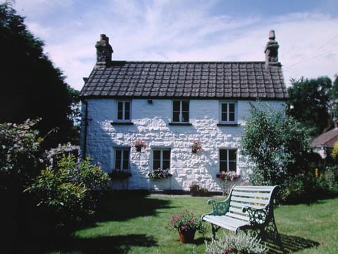 Cottage "Foxes Reach" mit Whirlpool Vacation rental in Tintern