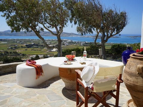Die Villa und das Atelier des Bildhauers Vacation rental in Paros, Greece