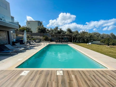 Villa Aelia I Modern und ideal für große Gruppen Vacation rental in Crete