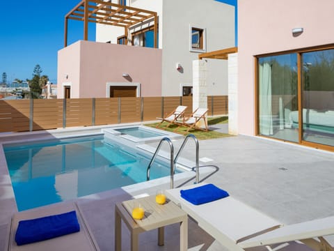 Haus in Agia Marina mit Außenpool Vacation rental in Agia Marina