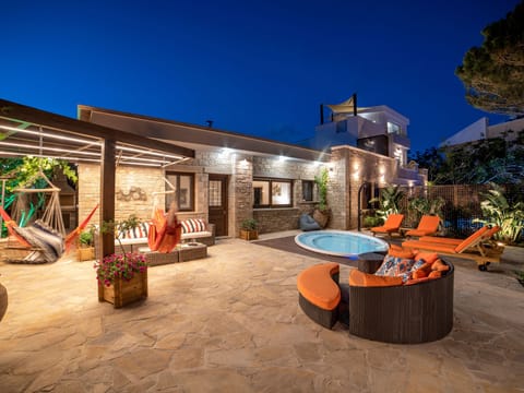 Paradisos für 14 Personen und 4 Kinder Vacation rental in Lasithi