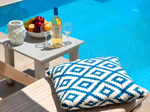 in Paralia Kourna mit Grill, Terrasse und Garten Vacation rental in Crete