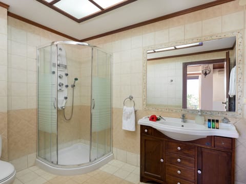 Familienvilla mit Pool, Billard und Grillplatz Vacation rental in Crete