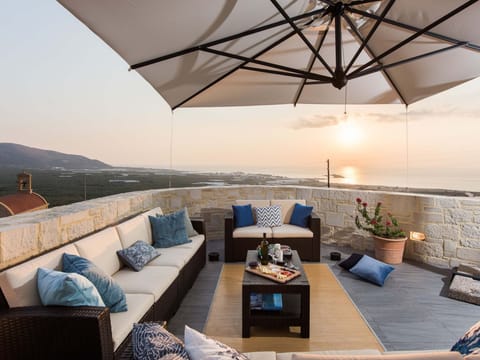 Villa Galatia I Kostenloser beheizter Pool, ideal für Gruppen Vacation rental in Crete