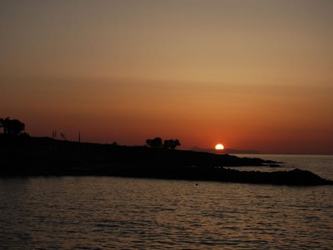 mit Doppelbett und einer Dachterrasse Apartment in Panormos in Rethymno