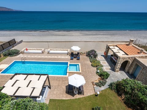Villa am Strand mit privatem Pool und Tischtennisplatte Vacation rental in Crete