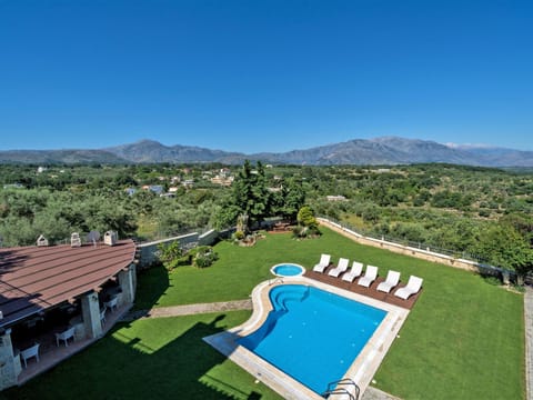 Villa Zeus mit privatem Pool und Jacuzzi Vacation rental in Crete