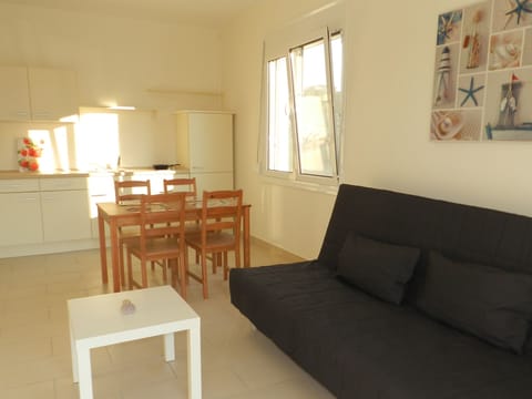 Kavouri Apartment in İzmir Province
