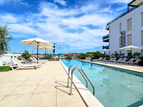 Green Oasis mit Schwimmbad Apartment in Novigrad