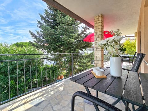 Wohnung 30m vom Meer entfernt für bis zu 6 Personen Apartment in Novigrad