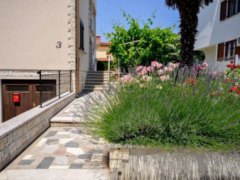Wohnung "Jutta" mit Terrasse Apartment in Novigrad