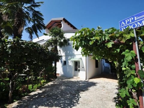 Wohnung "Martina" mit Terrasse Apartment in Novigrad