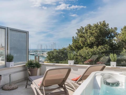 in Novigrad mit Whirlpool Apartment in Novigrad