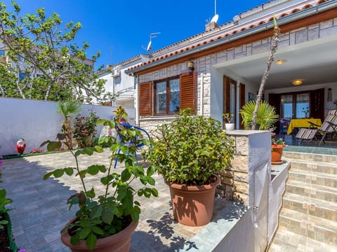 Fernando Apartment in Peroj